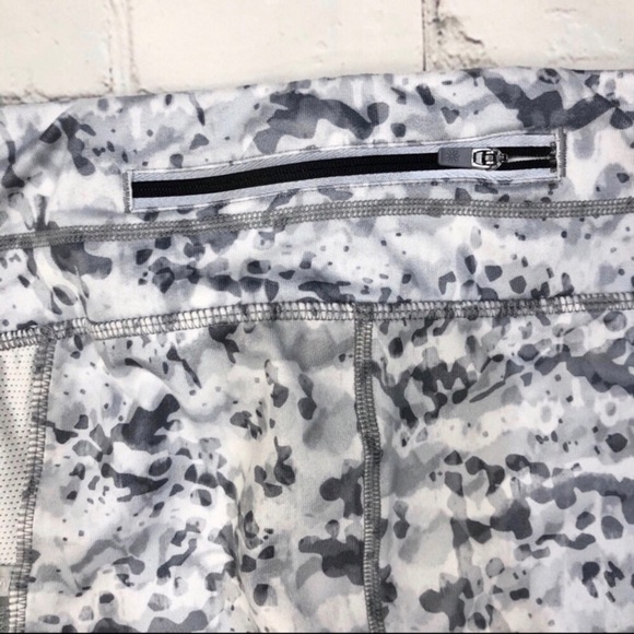 Athleta Run Dapple Be Free Crop Legging Gray White Size Small Activewear - Picture 4 of 14